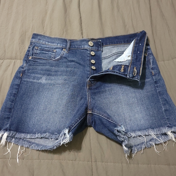 Express Highwaist button up shorts. - Picture 2 of 3